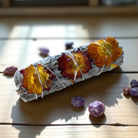 White Sage Smudge Stick with Flowers – Purify your space with the cleansing aroma of white sage, beautifully wrapped with dried flowers. Perfect for smudging, rituals, or home décor House x Bouse