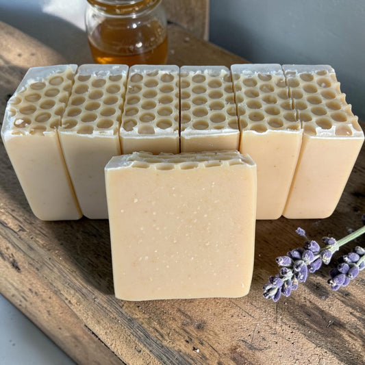 Organic Honey Oat & Milk Tallow Soap – Lavender & Lemongrass Essential Oils