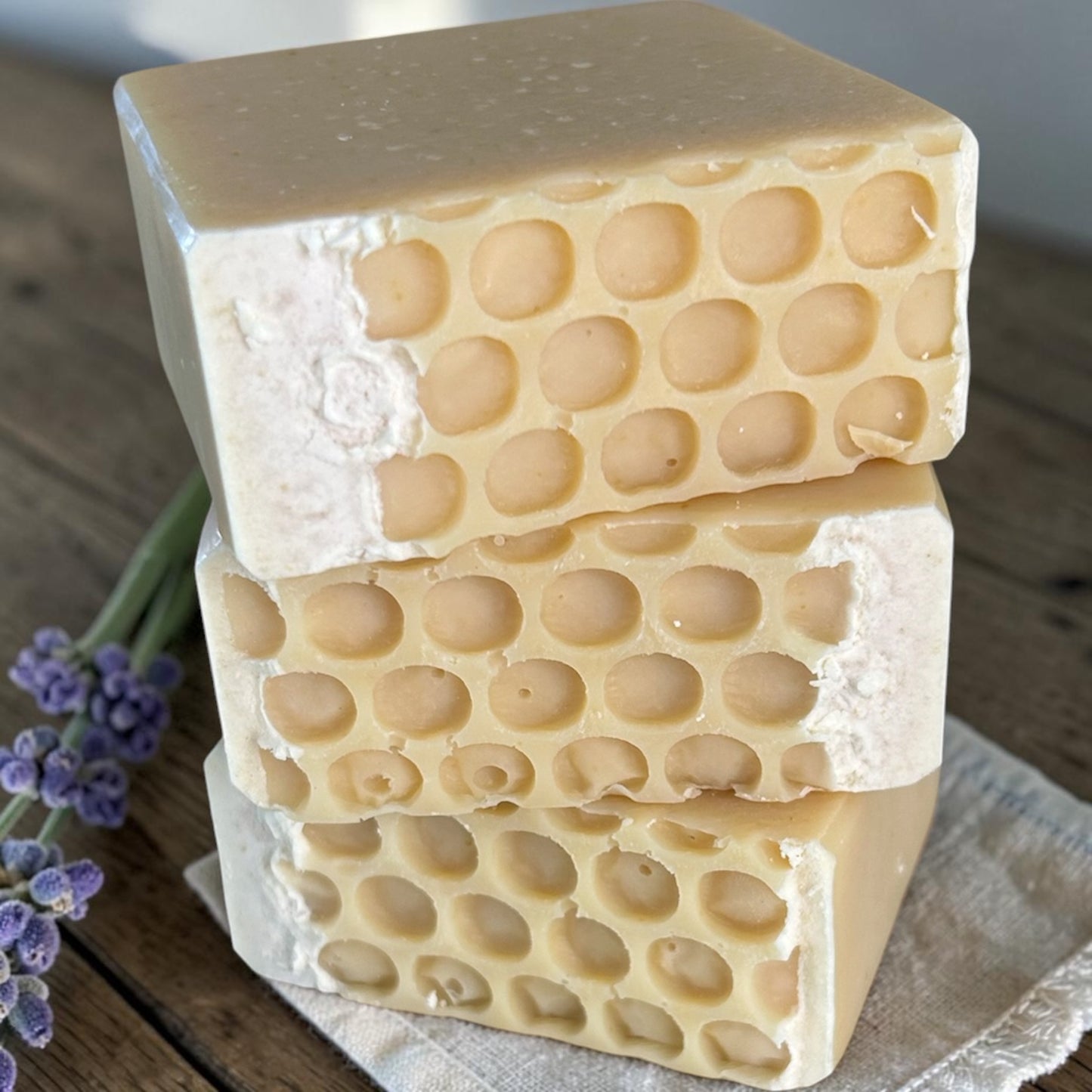 Organic Honey Oat & Milk Tallow Soap – Lavender & Lemongrass Essential Oils